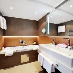 Отель InterContinental Budapest Венгрия, Будапешт - 2 отзыва об отеле, цены и фото номеров - забронировать отель InterContinental Budapest онлайн ванная фото 2
