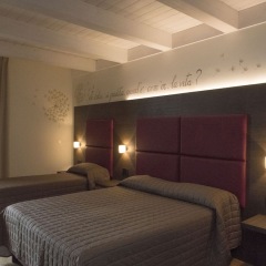 Отель Albergo Ristorante Pizzeria Tonino Италия, Реканати - отзывы, цены и фото номеров - забронировать отель Albergo Ristorante Pizzeria Tonino онлайн комната для гостей фото 2