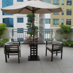 White Lotus Hotel бассейн