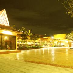 Отель Ploy Khumthong Boutique Resort Бангкок бассейн фото 2