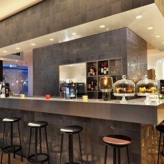 Отель Courtyard by Marriott Amsterdam Arena Atlas Нидерланды, Амстердам - 1 отзыв об отеле, цены и фото номеров - забронировать отель Courtyard by Marriott Amsterdam Arena Atlas онлайн гостиничный бар