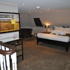 The Westbridge Hotel комната для гостей