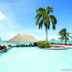 Отель Royal Decameron Cornwall Beach Ямайка, Монтего-Бей - отзывы, цены и фото номеров - забронировать отель Royal Decameron Cornwall Beach онлайн бассейн