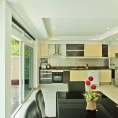 Отель Tropicana Pool Villa интерьер отеля