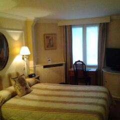 Hotel Manos Premier сейф в номере