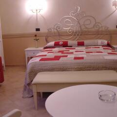 Отель Valle Rosa Country House Сполето комната для гостей
