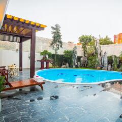 New Era Hotel and Villa бассейн