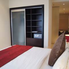 Отель Ascott Park Place Dubai сейф в номере