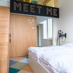 MeetMe23 Hotel Прага сейф в номере