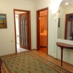 Гостиница Lakshmi Club Apartment 3-bedroom в Москве отзывы, цены и фото номеров - забронировать гостиницу Lakshmi Club Apartment 3-bedroom онлайн Москва комната для гостей фото 2