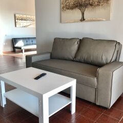 Апартаменты Perfect sea view apartment in Voula комната для гостей фото 3