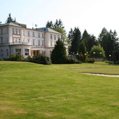 Отель Parkhotel Golf спортивное сооружение