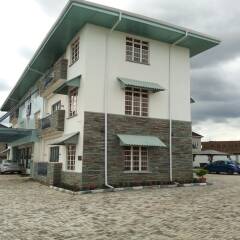 World Lilies Hotel & Events Place парковка