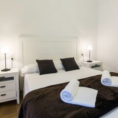 Отель Total Valencia Charming сейф в номере