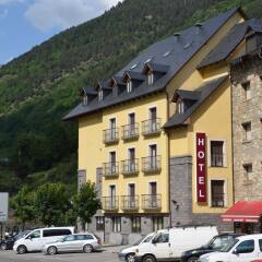Hotel Acevi Val d'Aran парковка