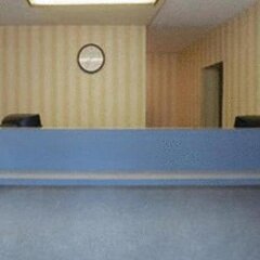 Отель Rodeway Inn North Columbus интерьер отеля