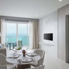 Отель White Sand Beach Residences Pattaya комната для гостей фото 2