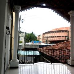 Colombo Airport Luxury Hostel @ Negombo Beach балкон