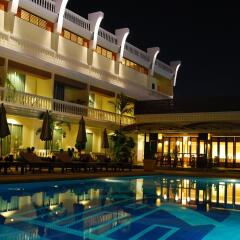 Windmill Resort Hotel Pattaya бассейн
