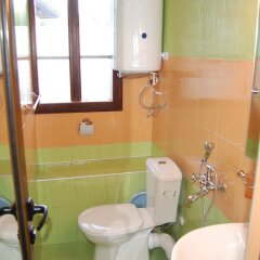 Отель Kazasovata Guest House Болгария, Трявна - отзывы, цены и фото номеров - забронировать отель Kazasovata Guest House онлайн ванная