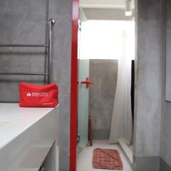 ZEN Hostel Decho Road бассейн