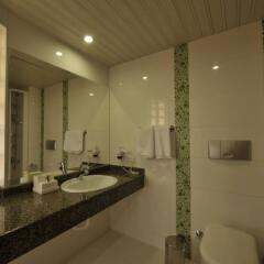 Belcehan Deluxe Hotel ванная