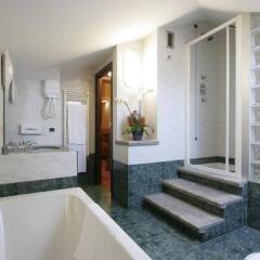 Hotel The Originals Turin Royal (ex Qualys-Hotel) ванная фото 2