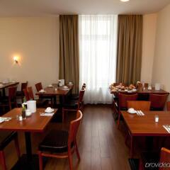 Отель Novum Hotel Continental Hamburg Hauptbahnhof Германия, Гамбург - отзывы, цены и фото номеров - забронировать отель Novum Hotel Continental Hamburg Hauptbahnhof онлайн питание фото 2