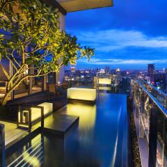 Отель The St. Regis Bangkok бассейн
