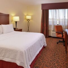 Отель Hampton Inn Frederick удобства в номере
