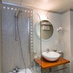 Отель Best Western Hôtel Mercedes Arc de Triomphe ванная
