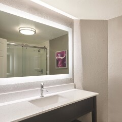 Отель La Quinta Inn & Suites Mpls-Bloomington West Блумингтон ванная