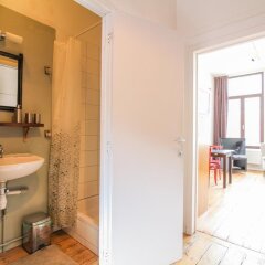 Отель B&B Because the Night ванная фото 2