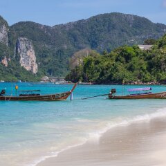 Отель Phi Phi Long Beach Resort & Villa фото 2