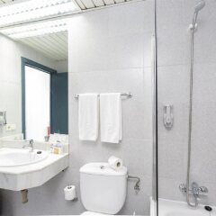 Отель Globales Gardenia Испания, Фуэнхирола - 1 отзыв об отеле, цены и фото номеров - забронировать отель Globales Gardenia онлайн ванная фото 2