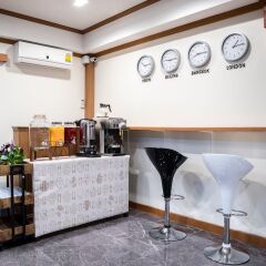 Suthep Home & Hostel Бангкок питание