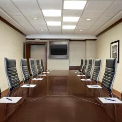 Отель Four Points by Sheraton Calgary Airport фото 4