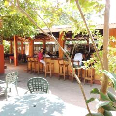 Sunrise Club Hotel Restaurant & Bar гостиничный бар