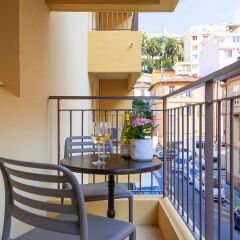 Апартаменты Villa Serafina Apartments Ницца балкон