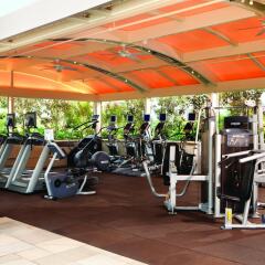 Отель Four Seasons Los Angeles at Beverly Hills фитнесс-зал фото 4
