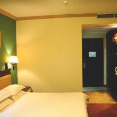 Suburbia Hotel Guangzhou сейф в номере