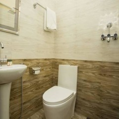Отель OYO 131 Hotel Milarepa Непал, Катманду - отзывы, цены и фото номеров - забронировать отель OYO 131 Hotel Milarepa онлайн ванная фото 2