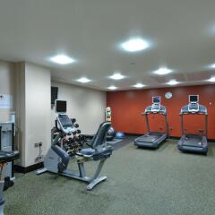 Отель DoubleTree by Hilton London – West End фитнесс-зал