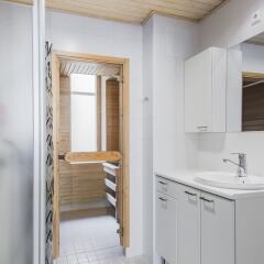Отель Helsinki South Central Apt Lönnrot ванная