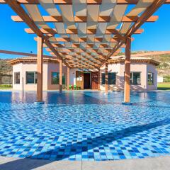 Отель La Marquise Luxury Resort Complex спортивное сооружение