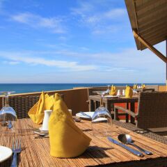 Отель The Ocean Front пляж