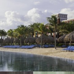 Отель Renaissance Curacao Resort & Casino спортивное сооружение