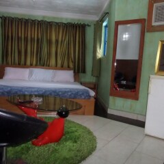 Отель The Baywaters Suites