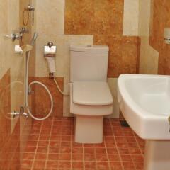Отель Travel Lodge Lake View Tourist Resort ванная