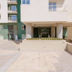 Отель Seafront LUX APT IN Fort Cambridge Мальта, Слима - отзывы, цены и фото номеров - забронировать отель Seafront LUX APT IN Fort Cambridge онлайн парковка